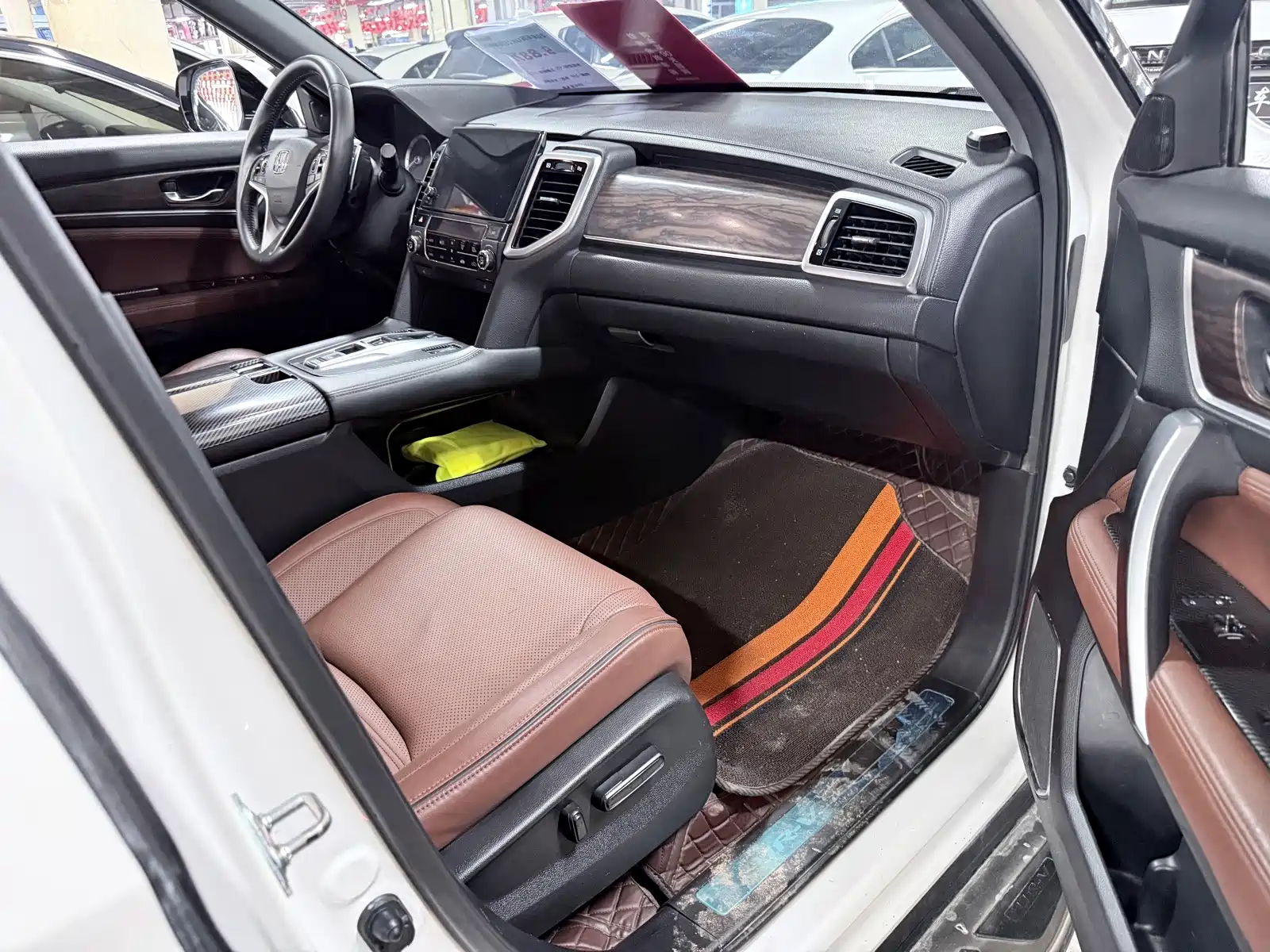 Фото 20 - Honda UR-V