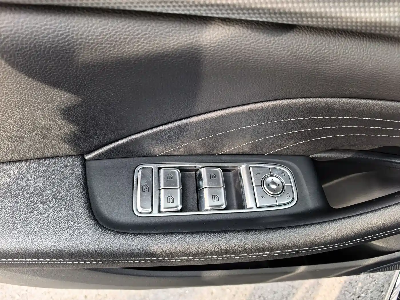 Hongqi H5 2023 2.0T Auto Smart Connect Flag Enjoy фото 16