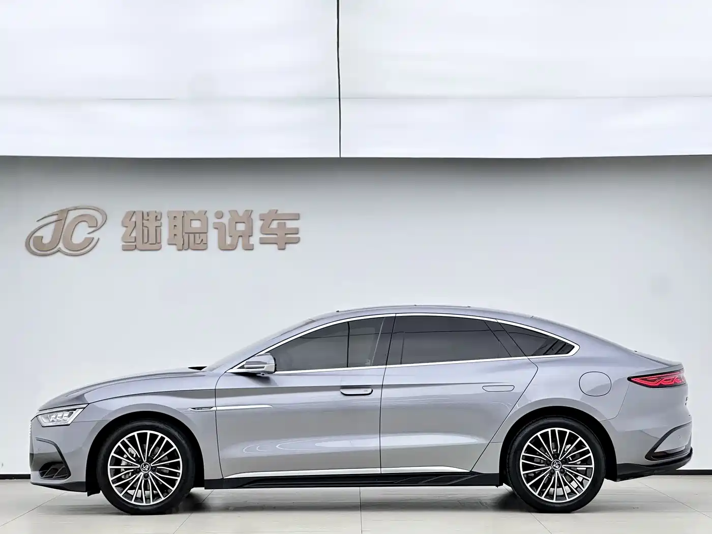 BYD Han 2023 DM-i Champion Edition 121KM Honor фото 3