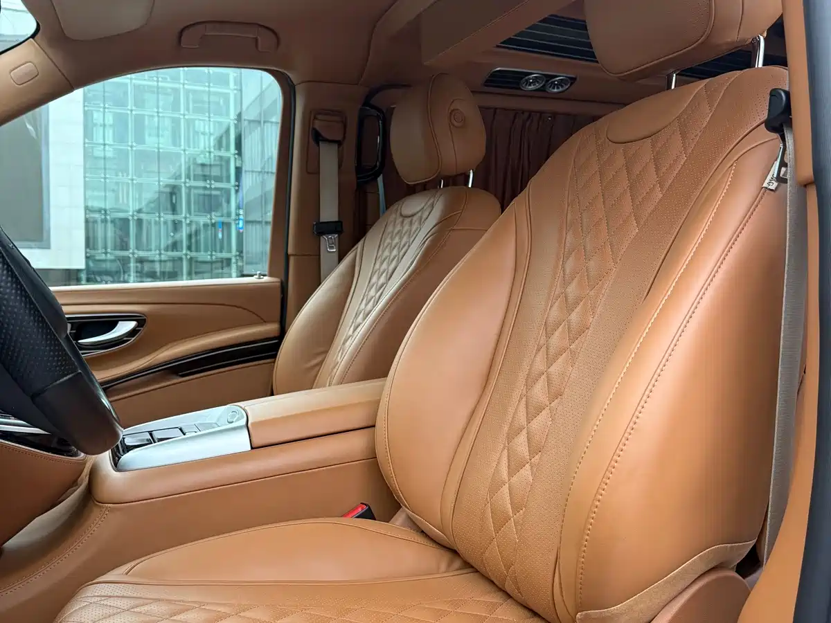 Mercedes-Benz V-Class 2022 V 260 L Long Wheelbase Luxury Edition фото 11