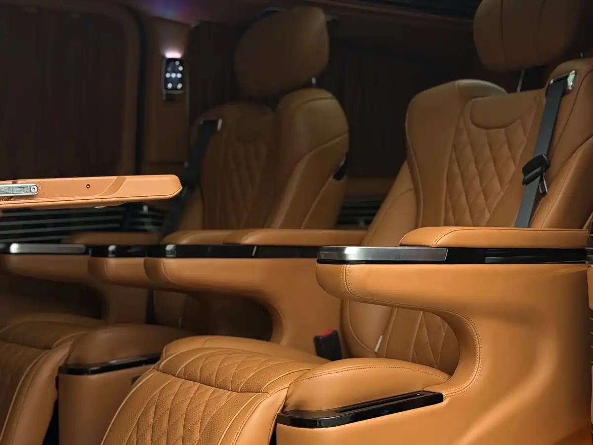 Mercedes-Benz V-Class 2022 V 260 L Long Wheelbase Luxury Edition фото 12