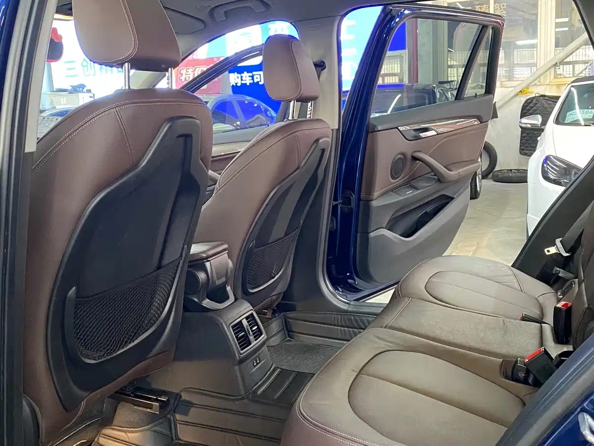 BMW X1 2019 xDrive20Li Premium Model фото 10