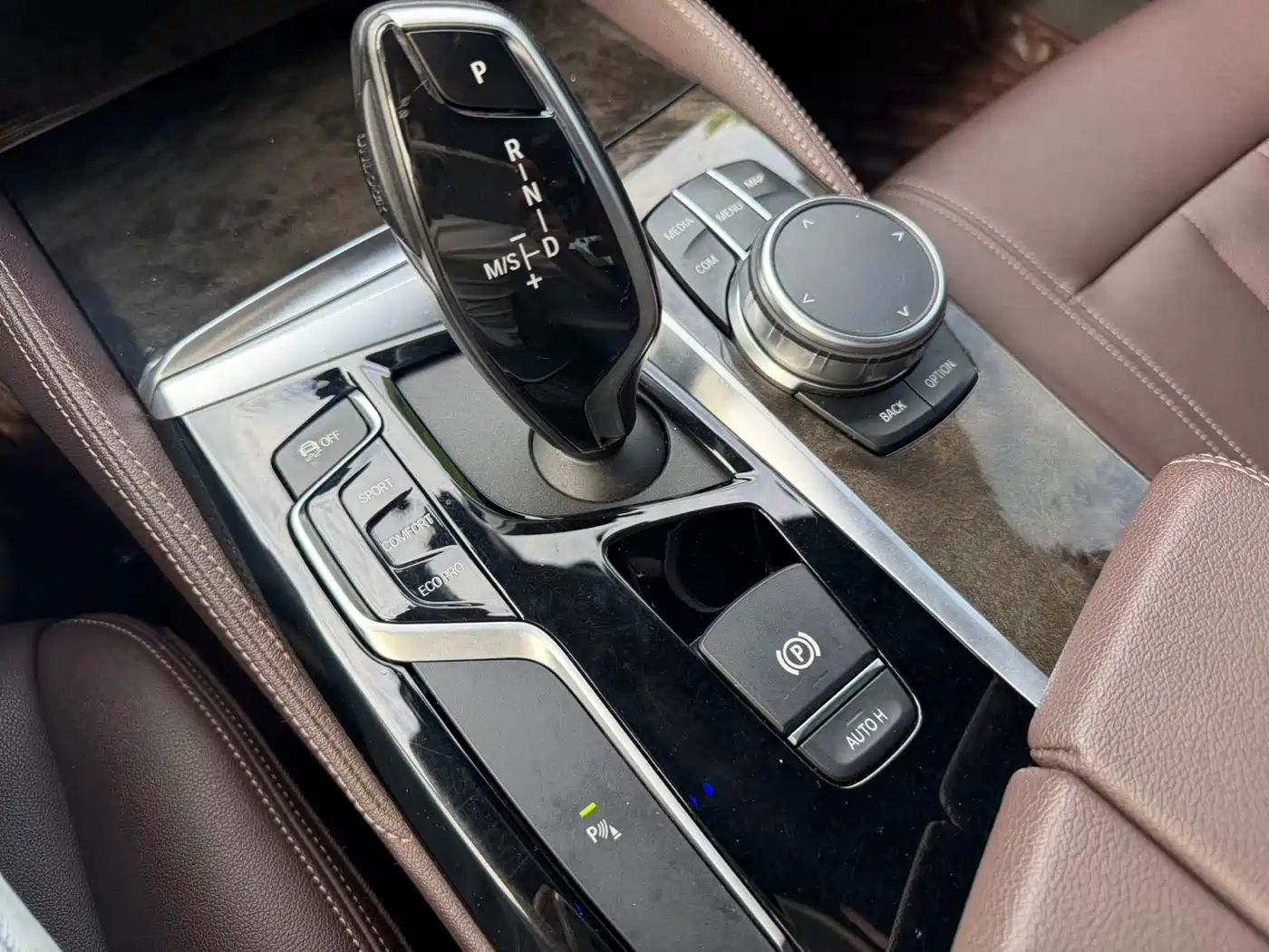 BMW 5 Series 2019 525Li M Sport Package фото 15