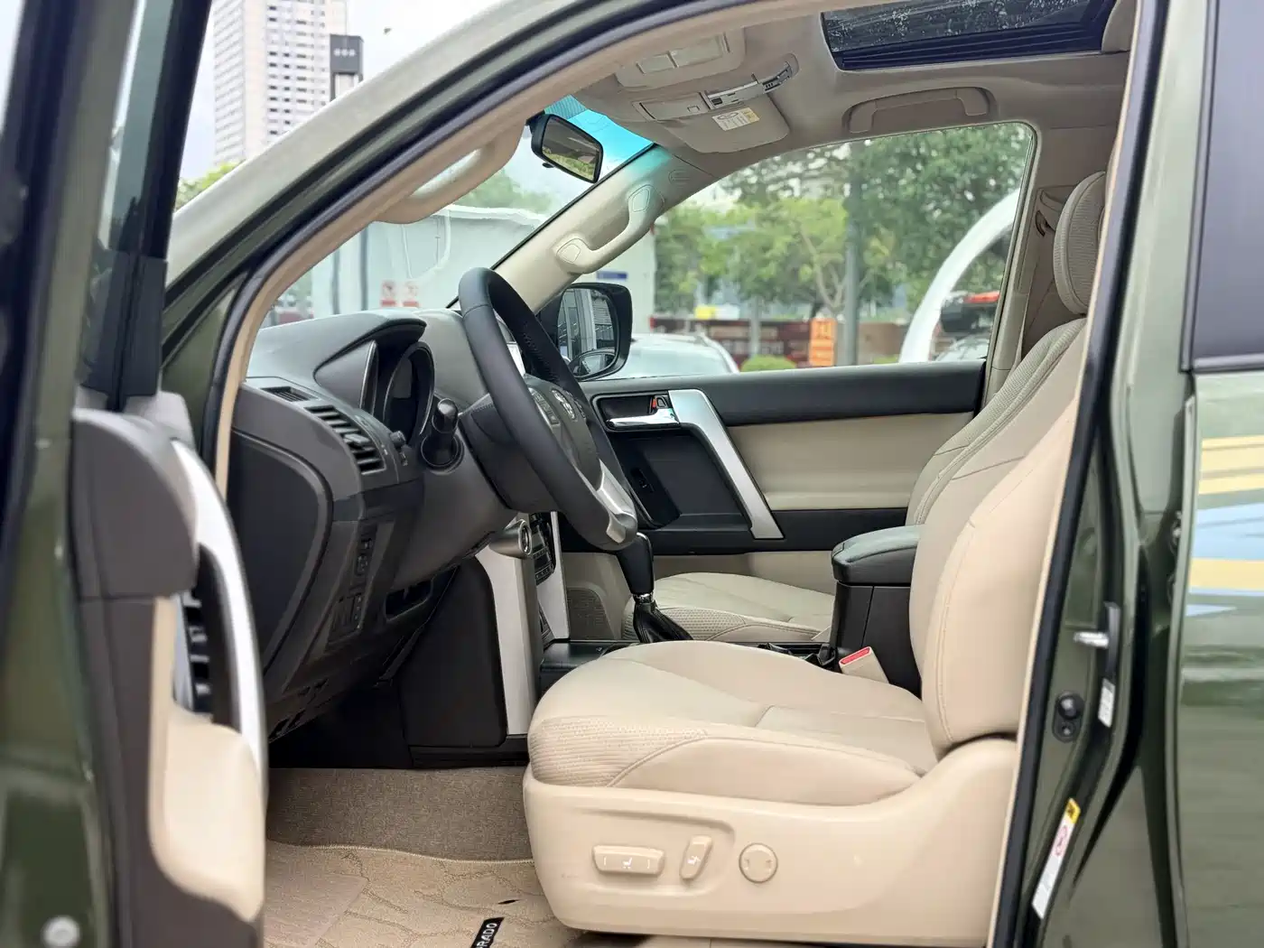 Toyota Prado 2010 4.0L Automatic TX-L фото 6