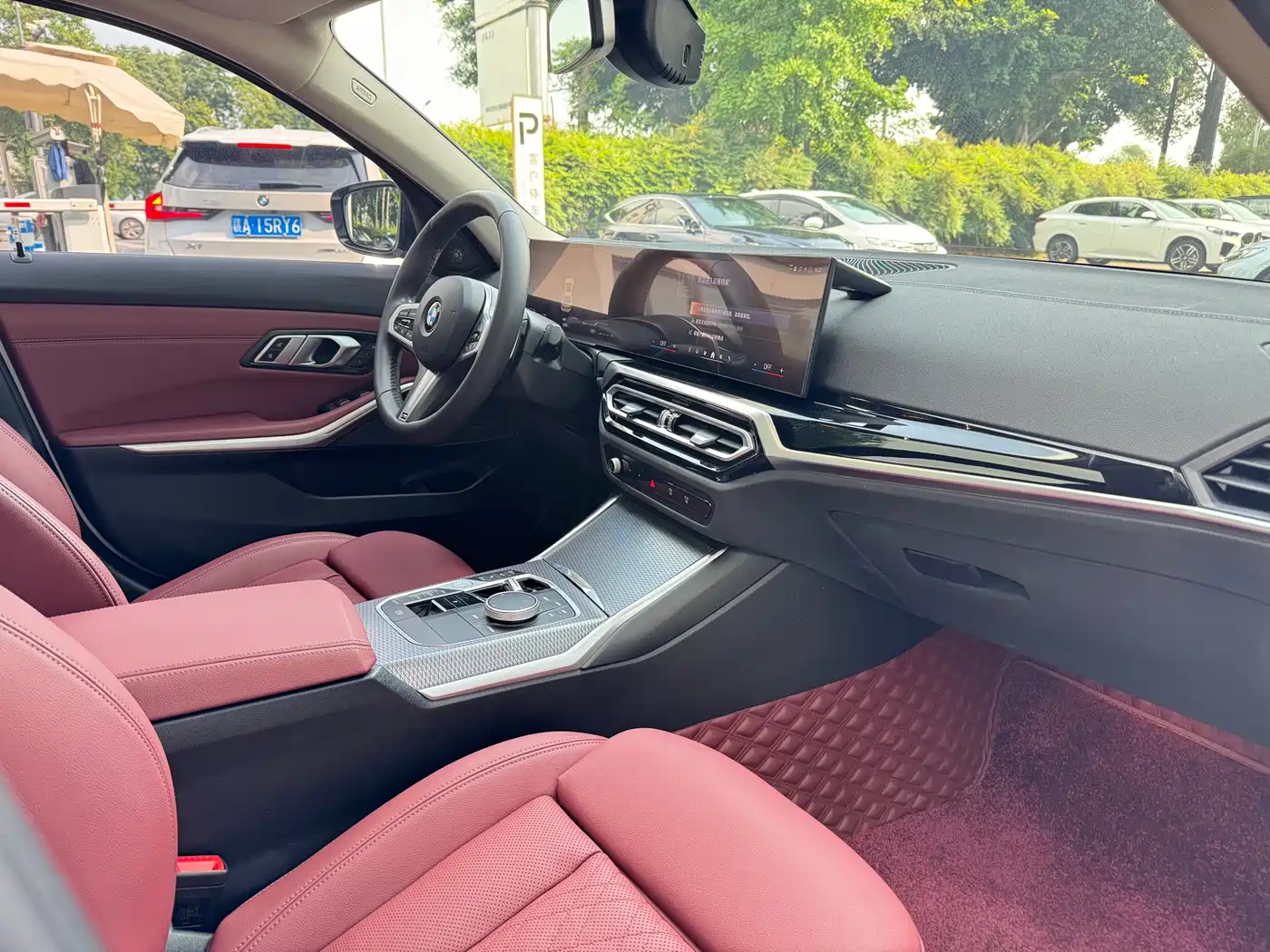 BMW 3 Series 2024 325Li M Sport Shadowline Package фото 9