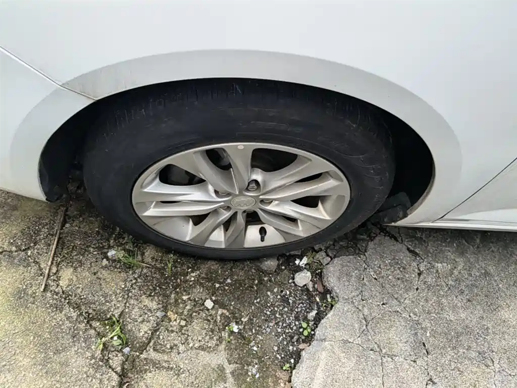 Buick Verano 2018 Sedan 20T Dual Clutch Leading фото 23