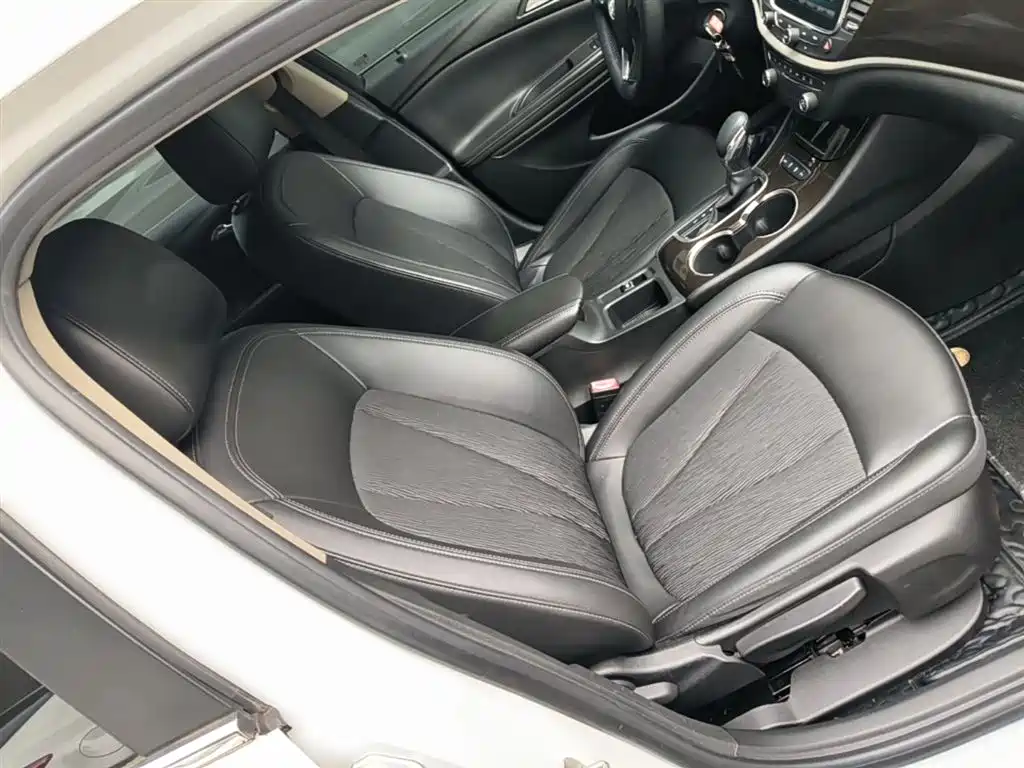 Buick Verano 2018 Sedan 20T Dual Clutch Leading фото 25
