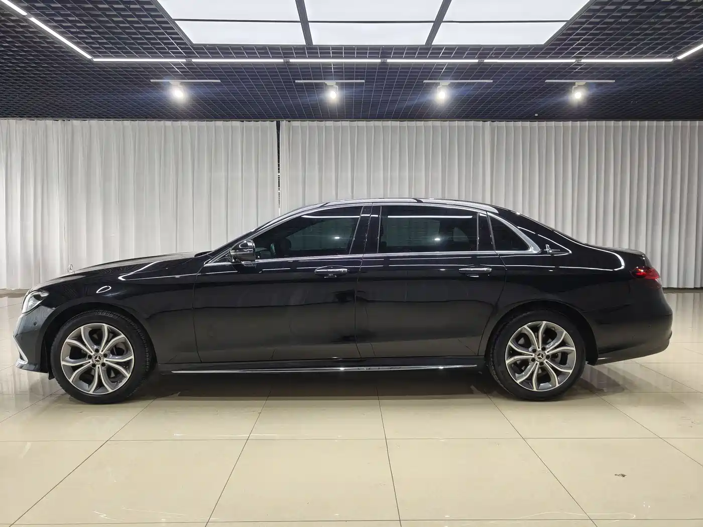 Mercedes-Benz E-Class 2021 E 300 L Fashion фото 8