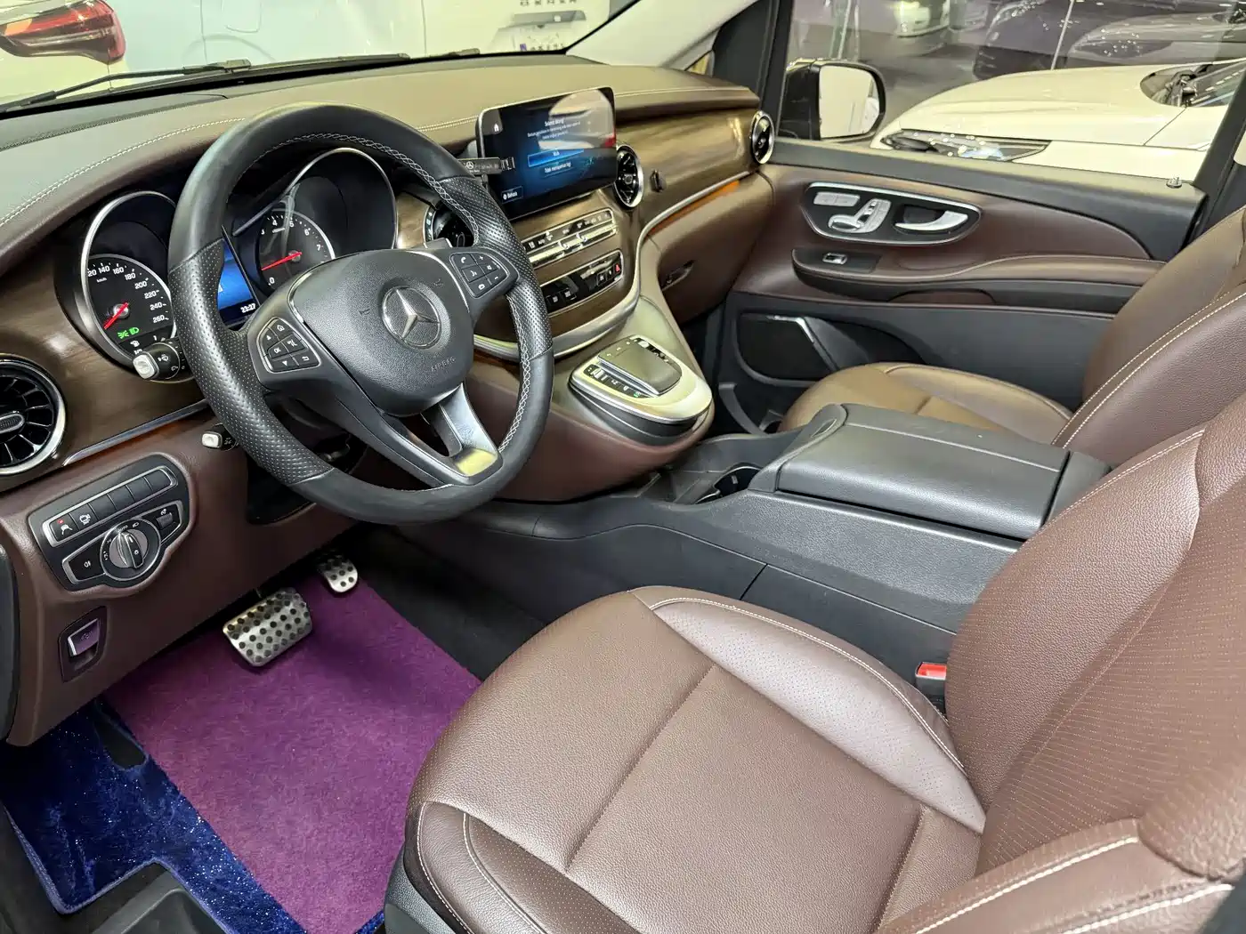 MERCEDES-BENZ V CLASS