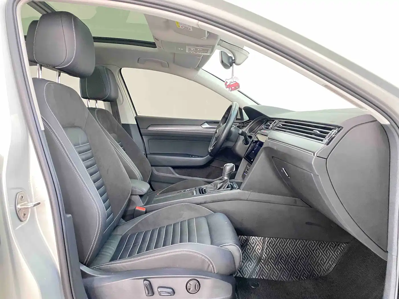 Volkswagen Magotan 2020 330TSI DSG Leading фото 27