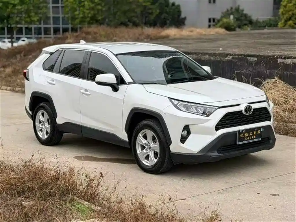 Toyota RAV4 Rongfang 2020 2.0L CVT 2WD Trend Edition фото 3