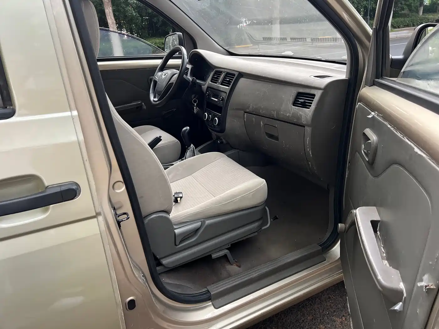 Wuling Motors Wuling Rongguang V 2017 2016 1.2L Standard