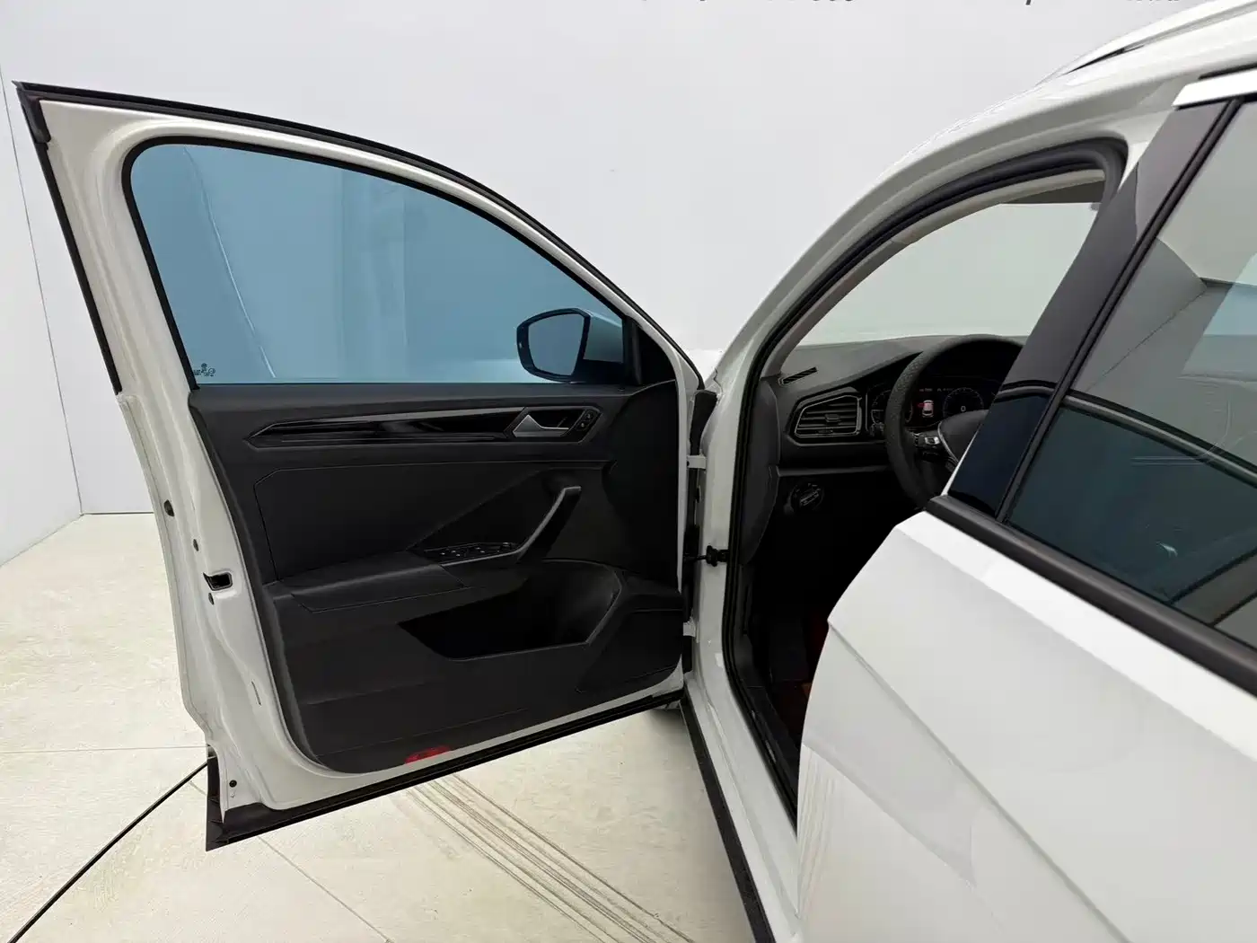 Volkswagen T-ROC 2022 280TSI DSG 2WD Comfort PLUS фото 21