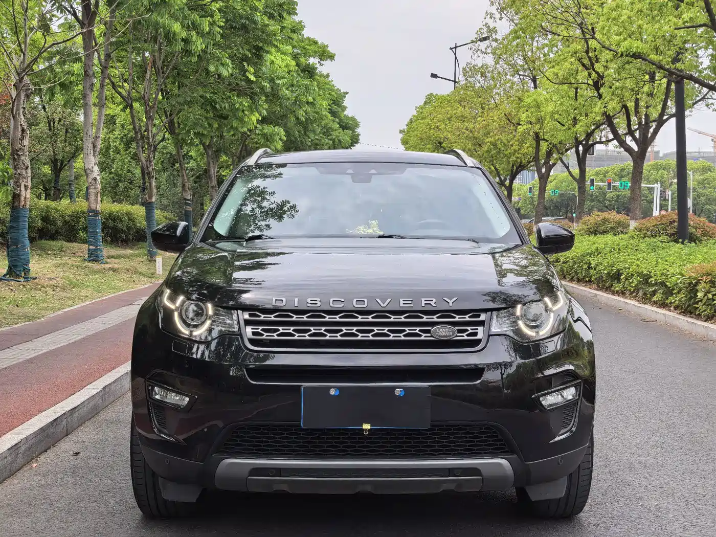 Land Rover Discovery Sport 2018 240PS SE Edition фото 2