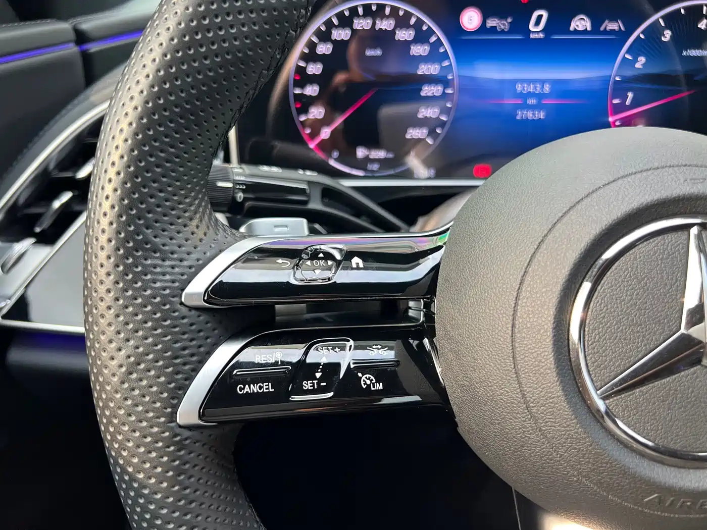 Mercedes-Benz E-Class 2024 Model E 300 L Luxury Sport фото 34