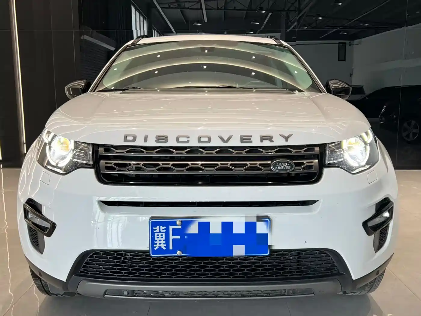 Land Rover Discovery Sport 2018 240PS SE Edition фото 2