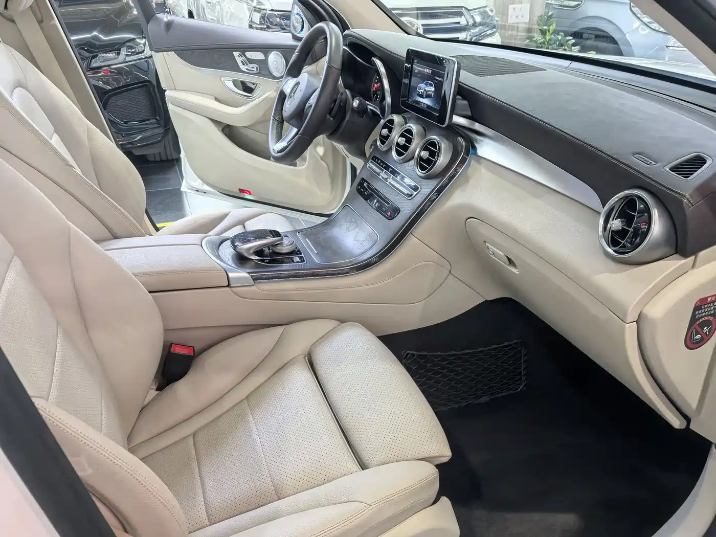 Mercedes-Benz GLC 2016 GLC 300 4MATIC Dynamic фото 11