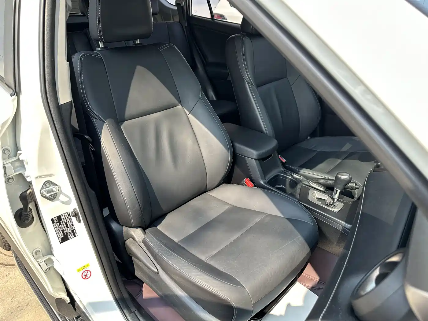 Toyota RAV4 Rongfang 2016 2.5L Automatic 4WD Elite фото 10