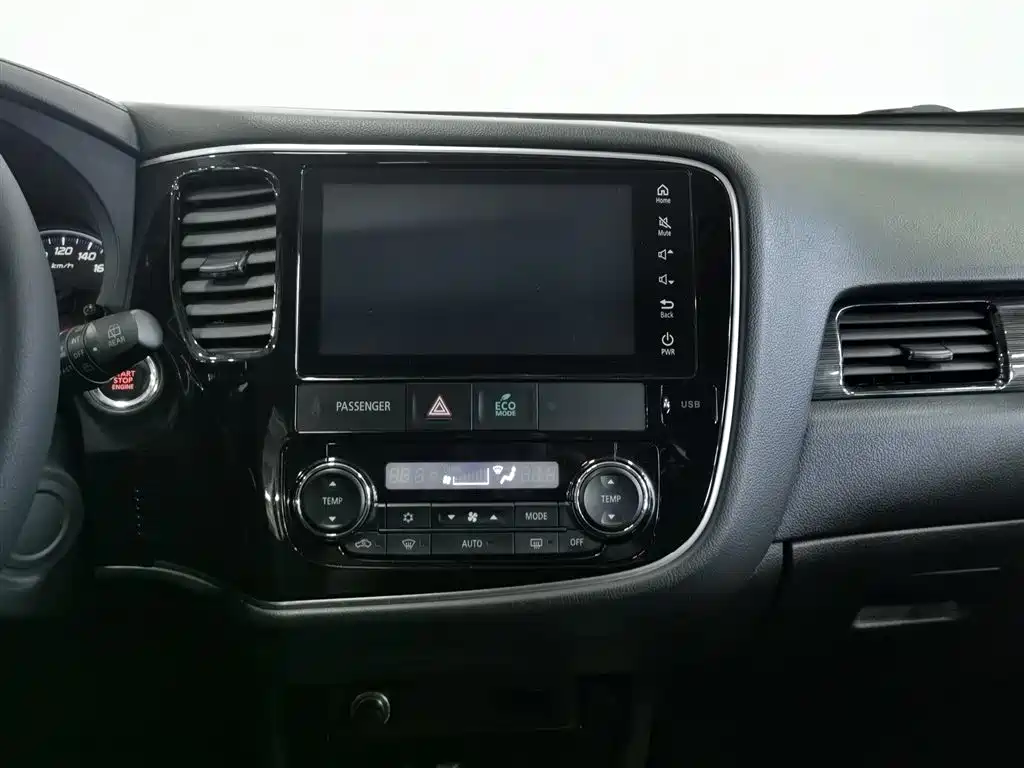 Mitsubishi Outlander 2018 2.0L 2WD Glory Edition 5-seater фото 12