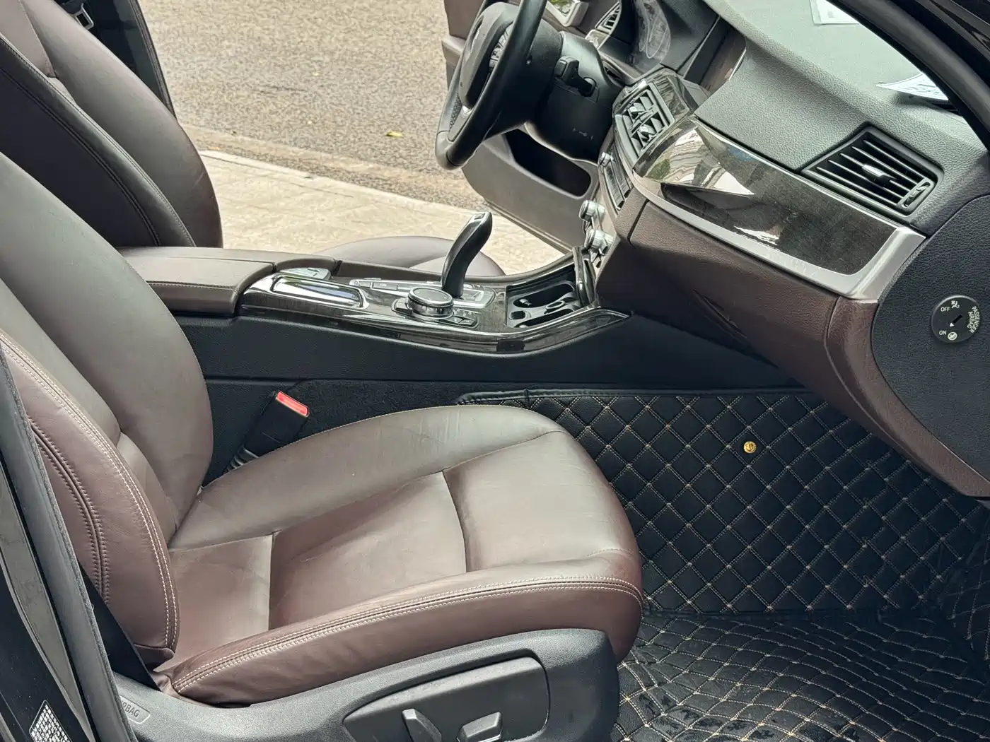 BMW 5 Series 2014 525Li Luxury Design Package фото 5
