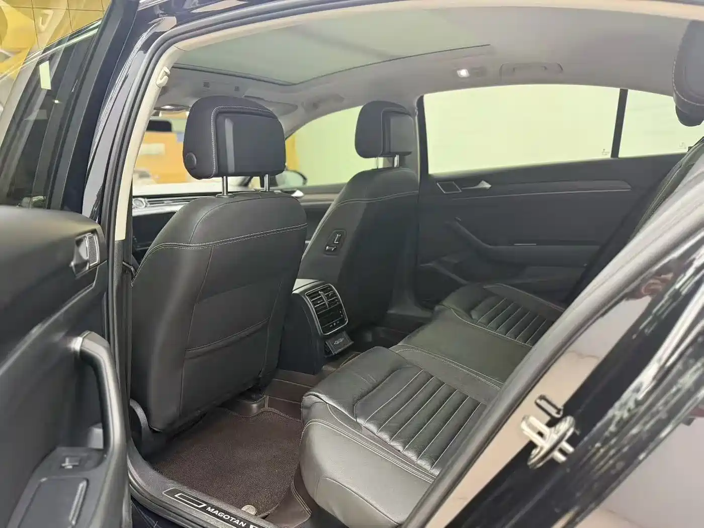 Volkswagen Magotan 2020 330TSI DSG Luxury фото 4