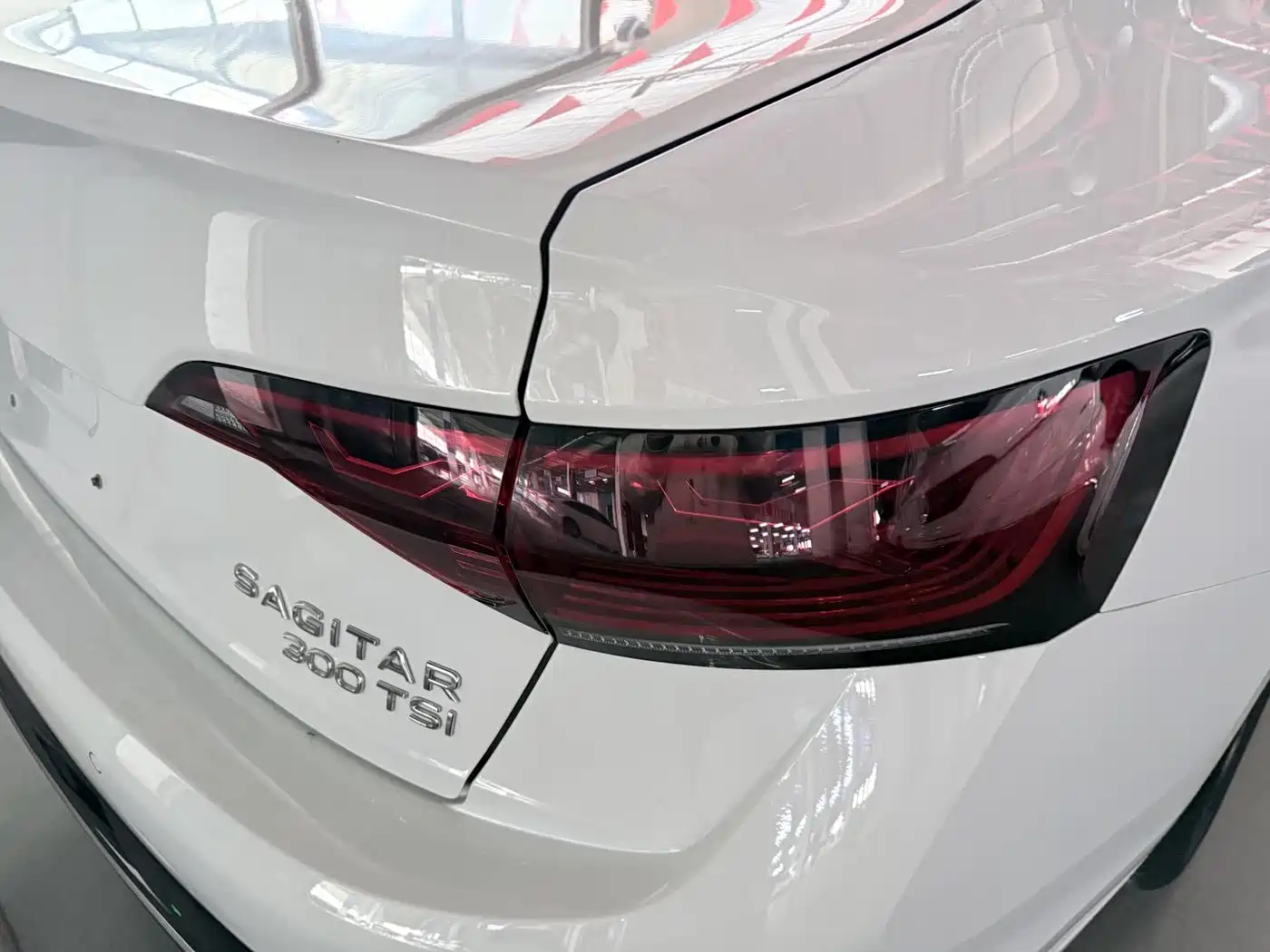 Volkswagen Sagitar 2023 300TSI DSG Excellence Edition фото 18