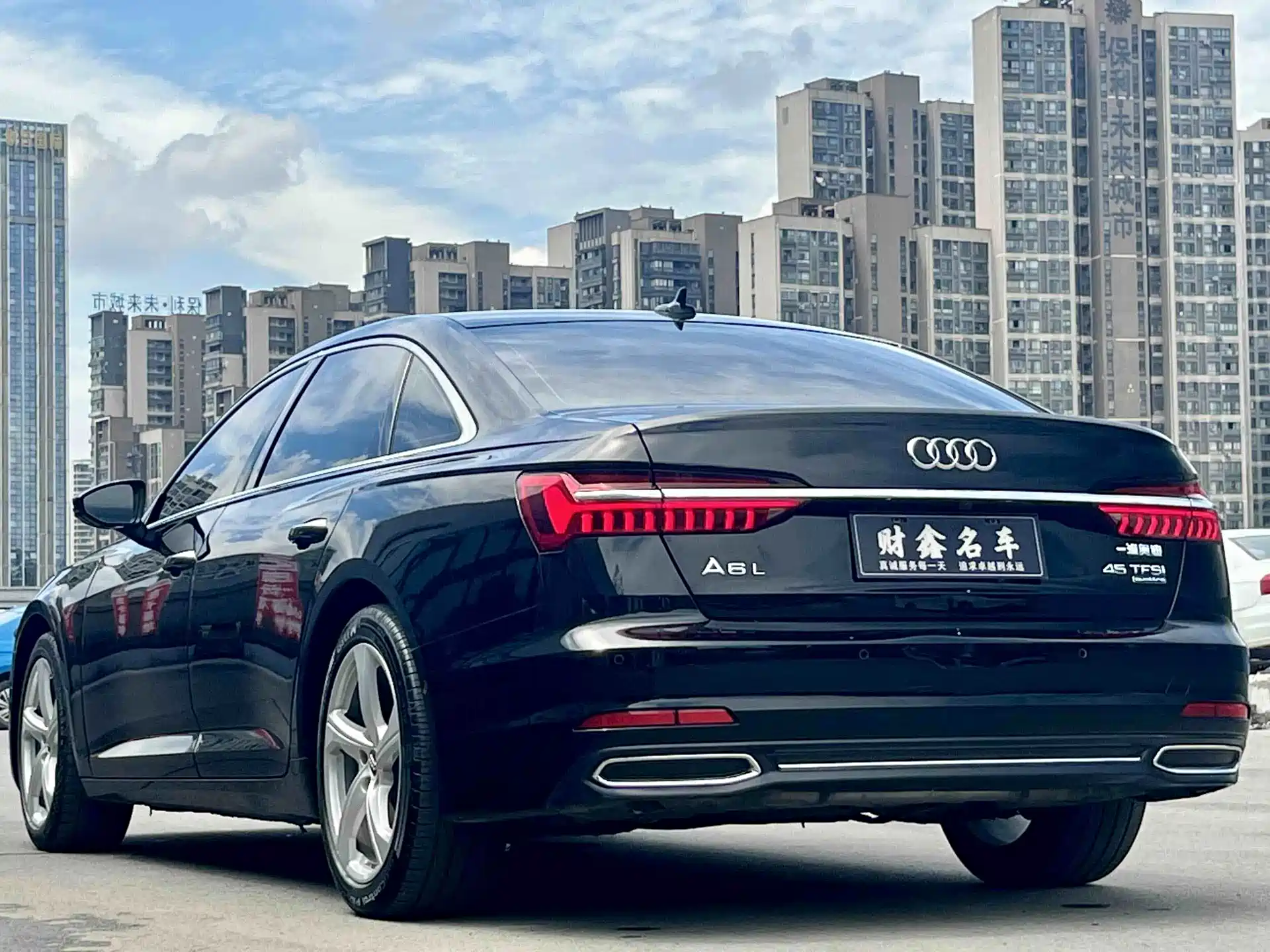 Фото 11 - Audi A6L