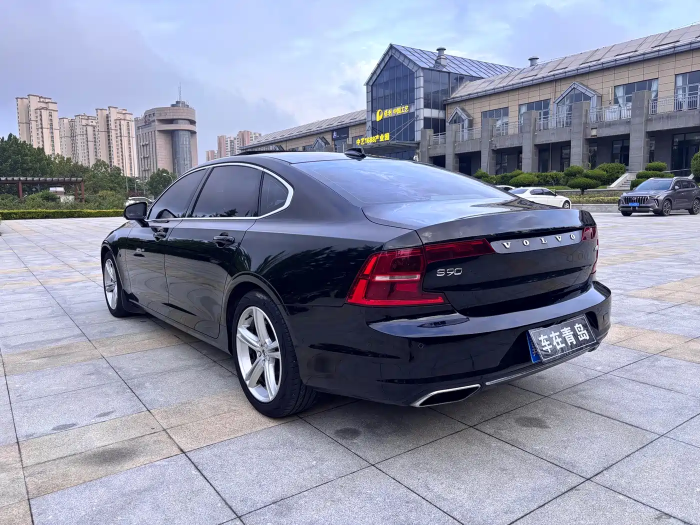 Фото 5 - Volvo S90