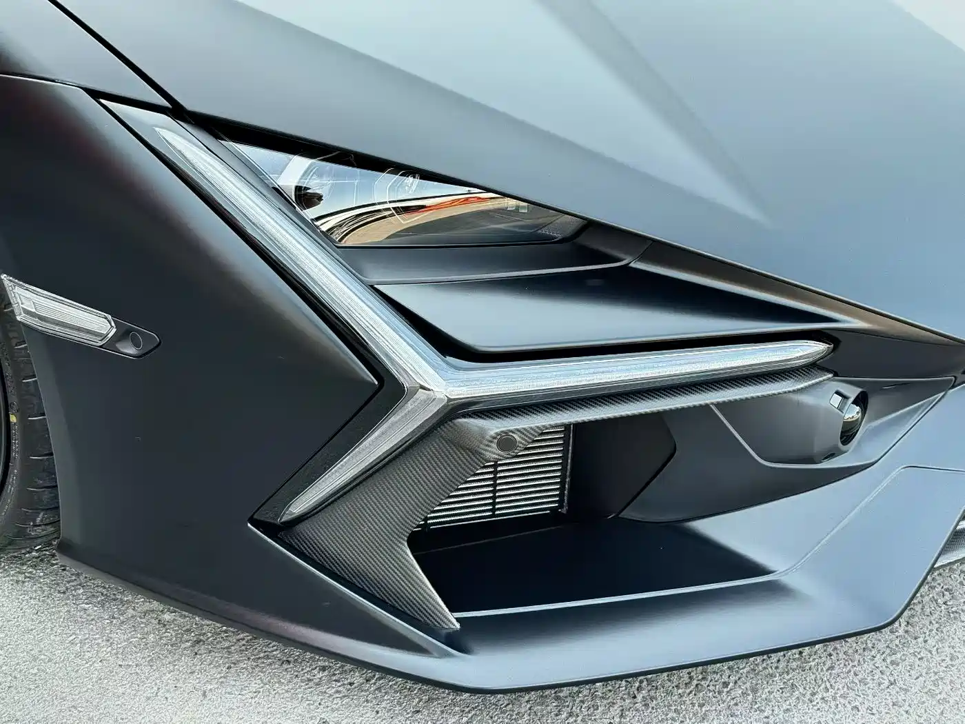 Lamborghini Revuelto 2023 6.5L PHEV Standard фото 7