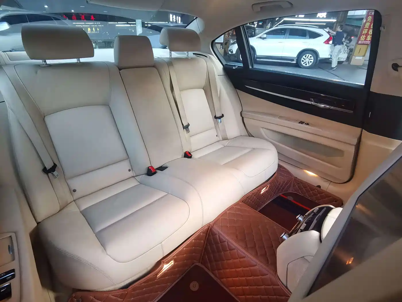 BMW 7 Series 2011 740Li Steinway Limited Edition фото 13