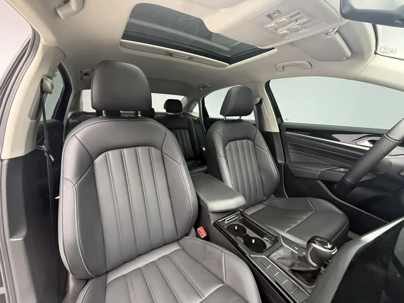 Volkswagen Passat 2024 280TSI Business Edition фото 15