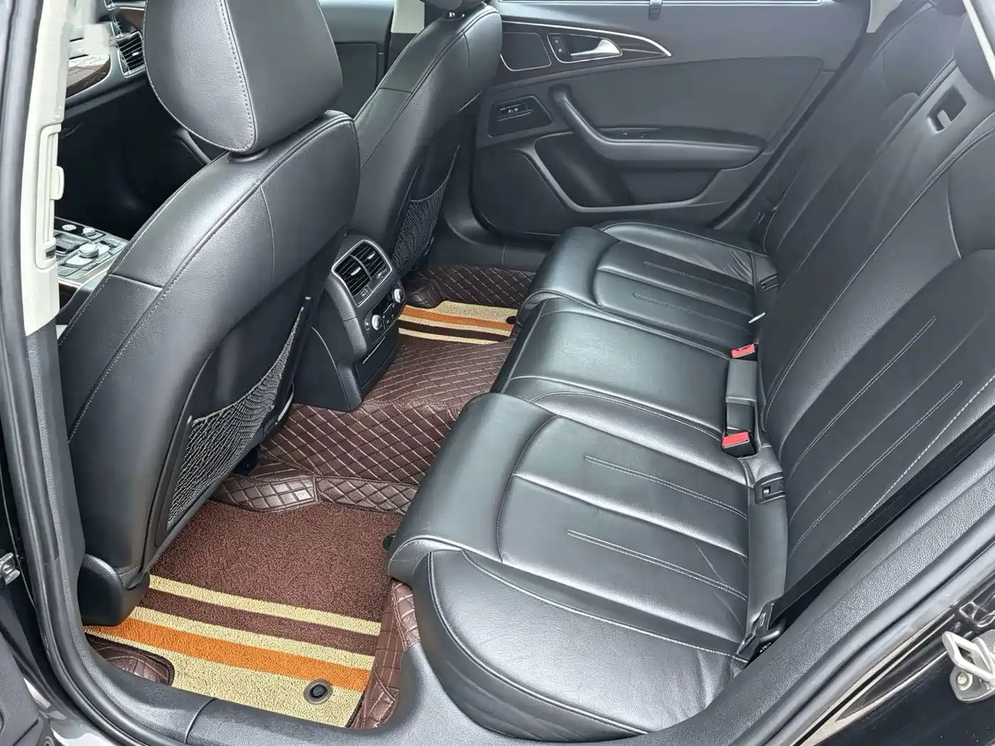 Фото 8 - Audi A6L