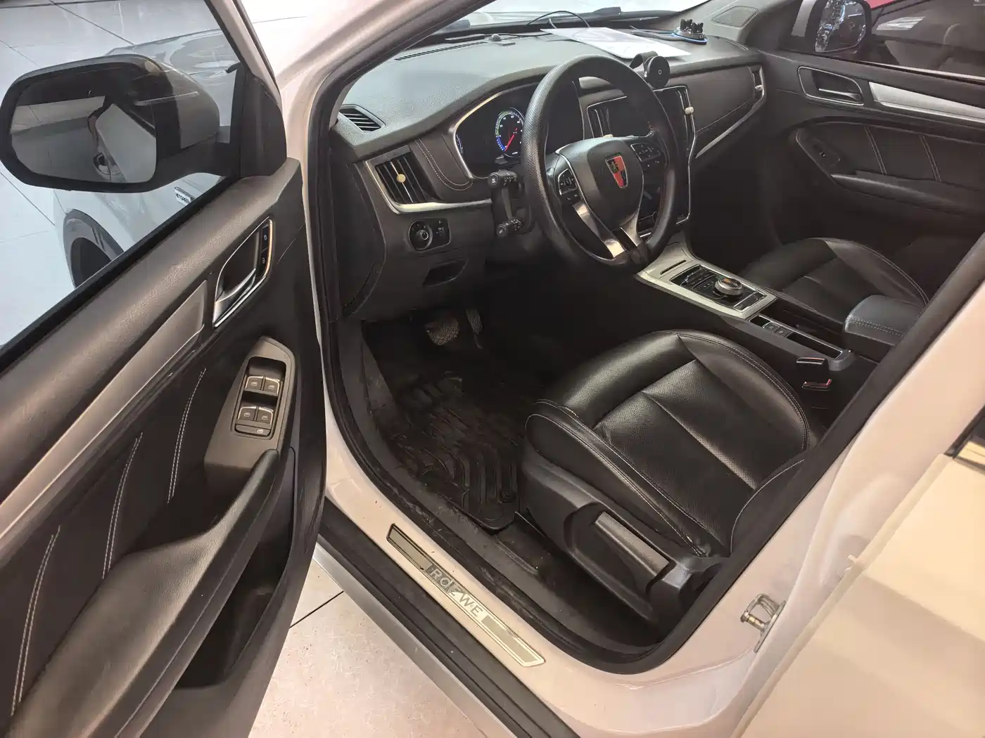 ROEWE RX5 NEW ENERGY