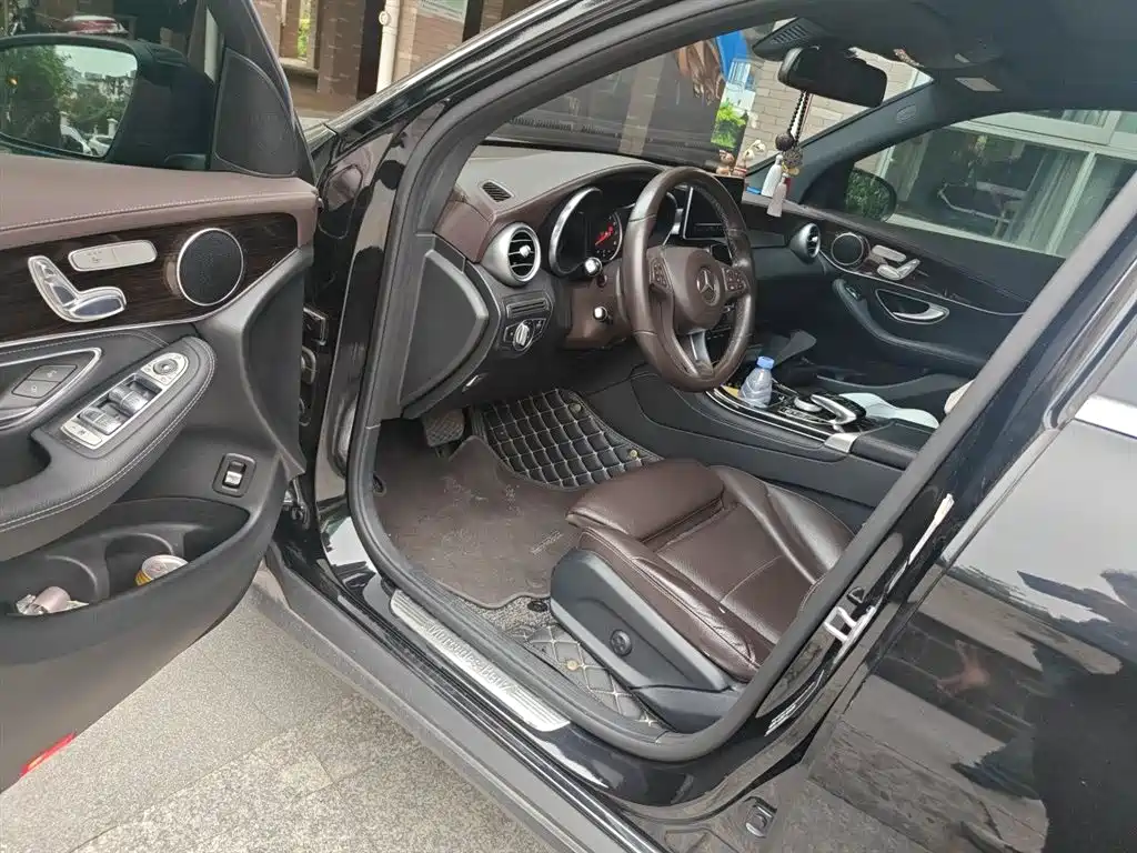 Mercedes-Benz GLC 2017 GLC 260 4MATIC Dynamic фото 13