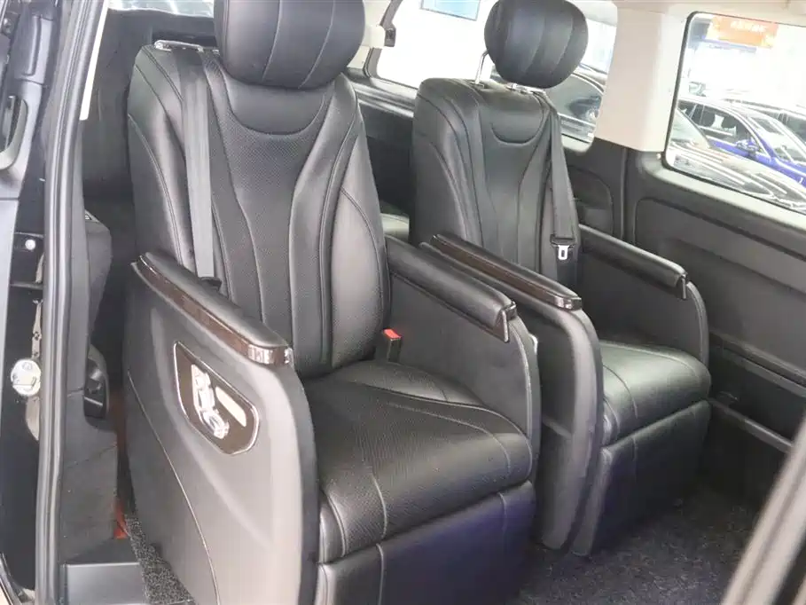 Mercedes-Benz Vito 2020 2.0T Elite Edition (7-seater) фото 14