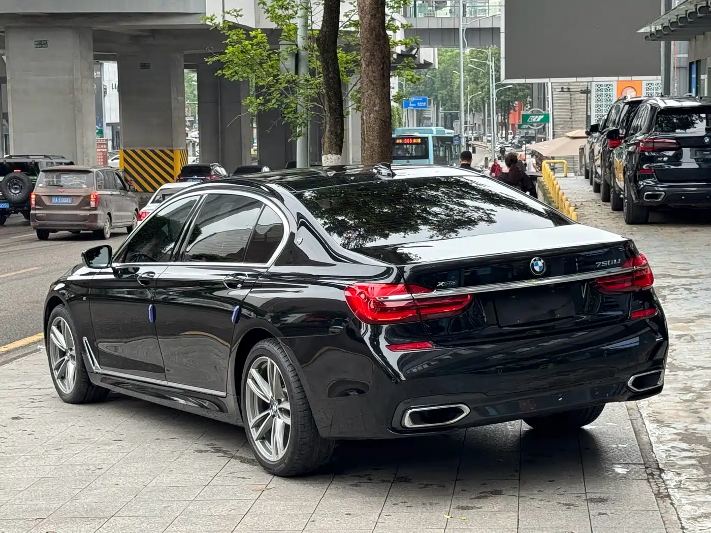 BMW 7 Series 2018 730Li Leading Type M Sport Package фото 17