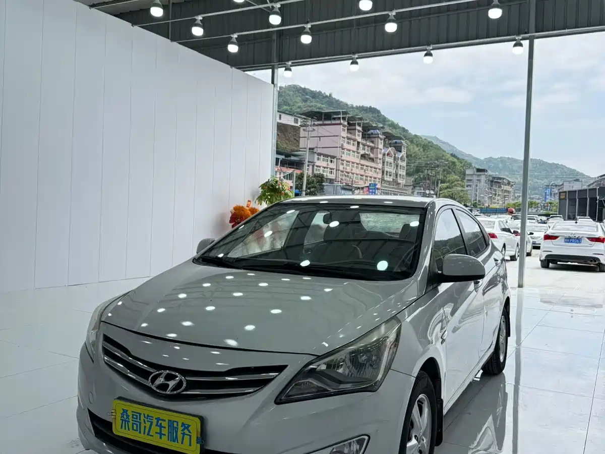 Hyundai Verna 2014 1.4L Manual Smart GLS