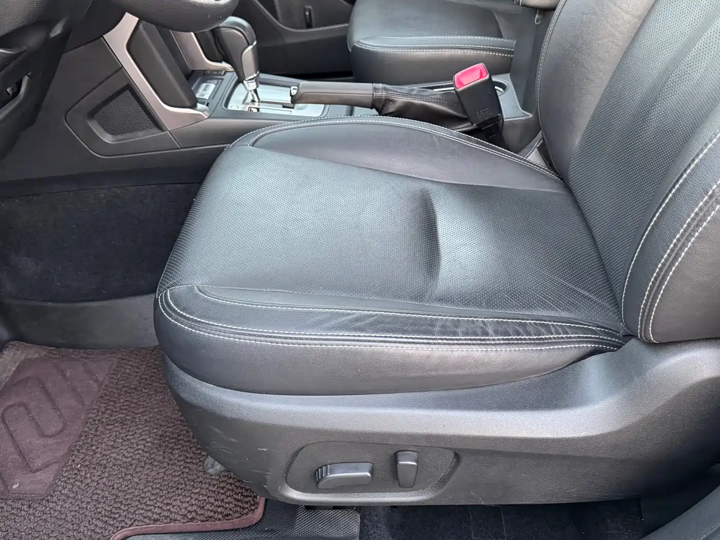 Subaru Forester 2016 2.0i Luxury Navigation Edition фото 16