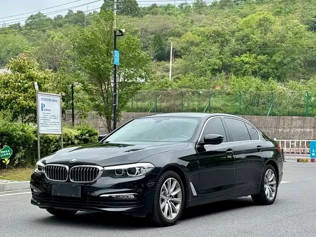 BMW 5 SERIES
