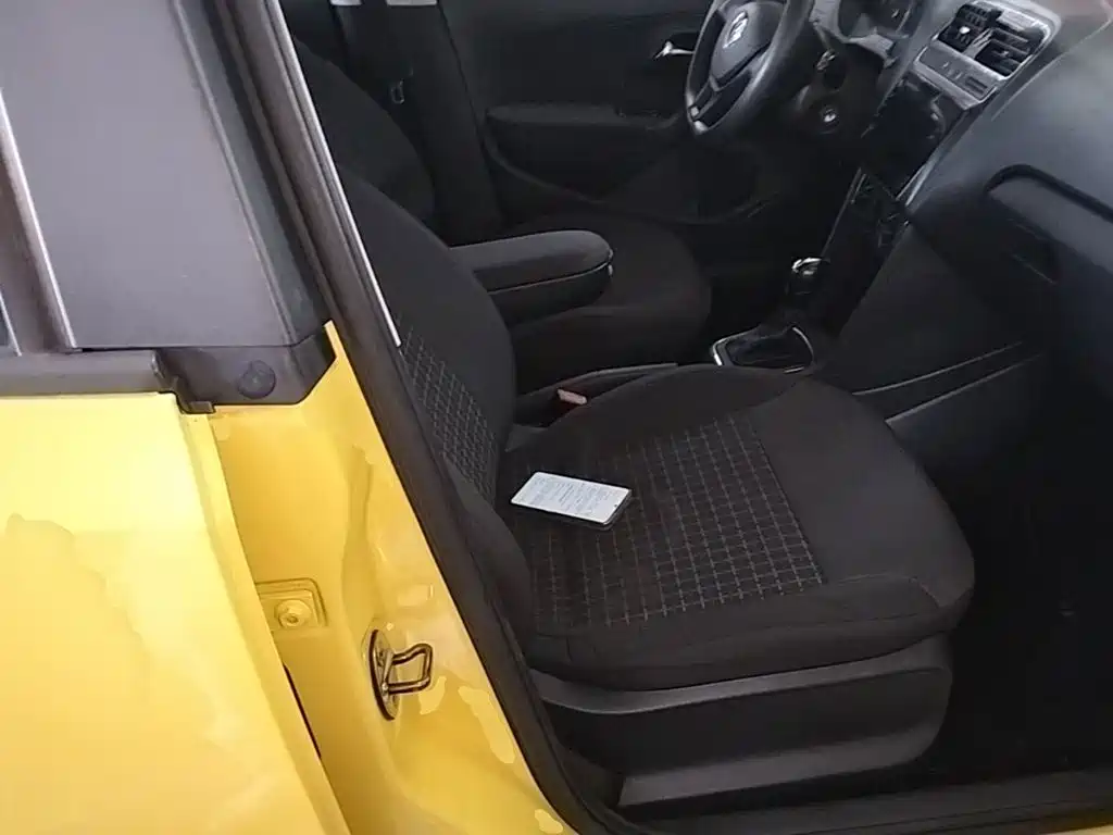 Volkswagen Polo 2015 2014 1.6L Automatic Comfort Edition