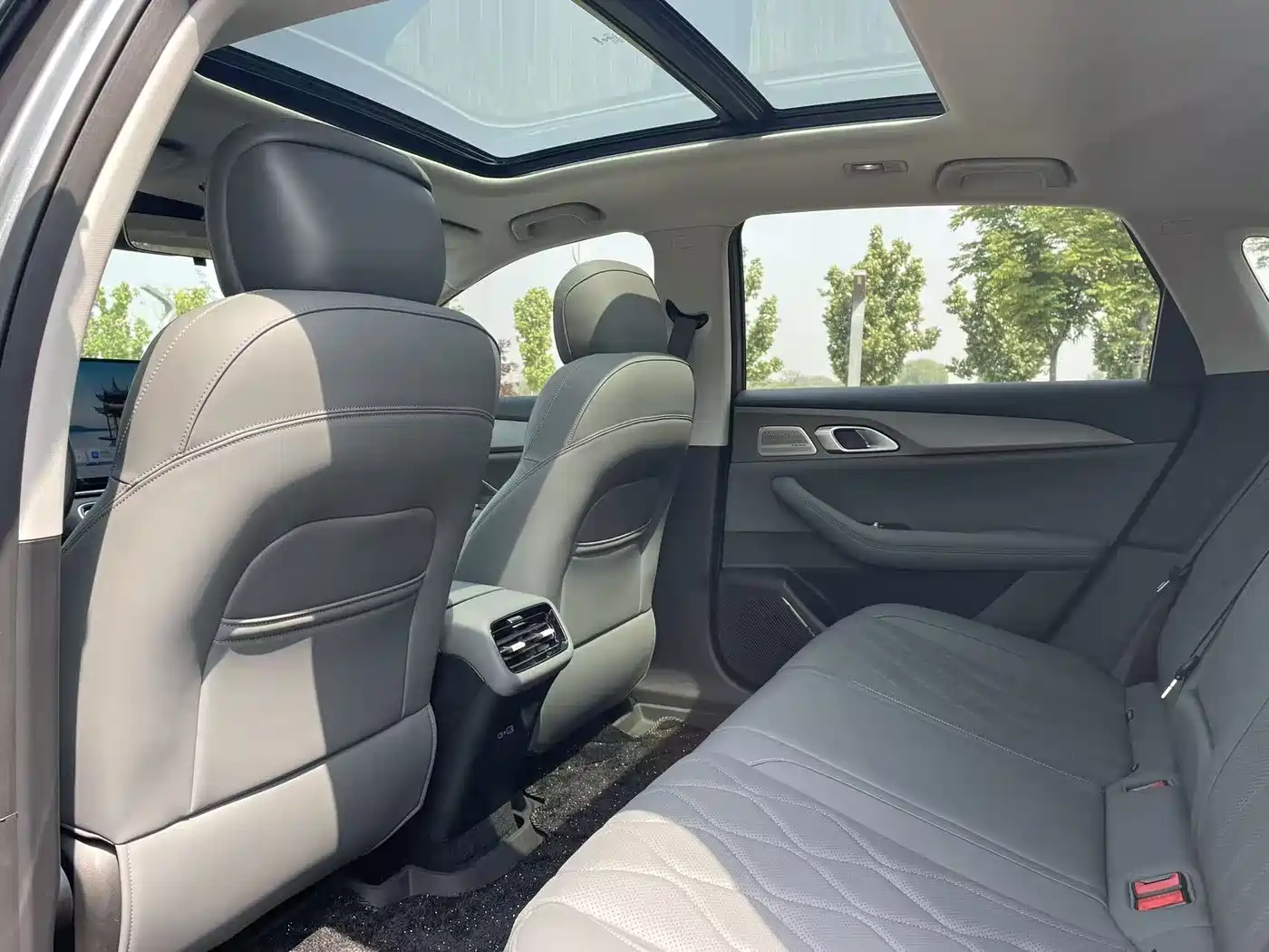 Geely Galaxy Galaxy A7 2025 EM-i 150km Long Voyage Edition фото 6
