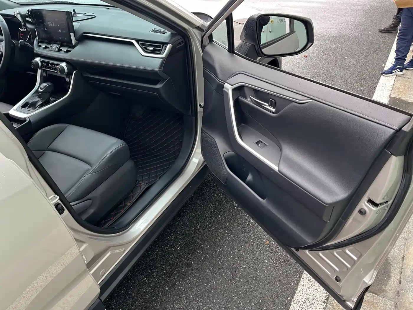 Toyota Wildlander 2022 2.0L CVT AWD Luxury PLUS Edition фото 18