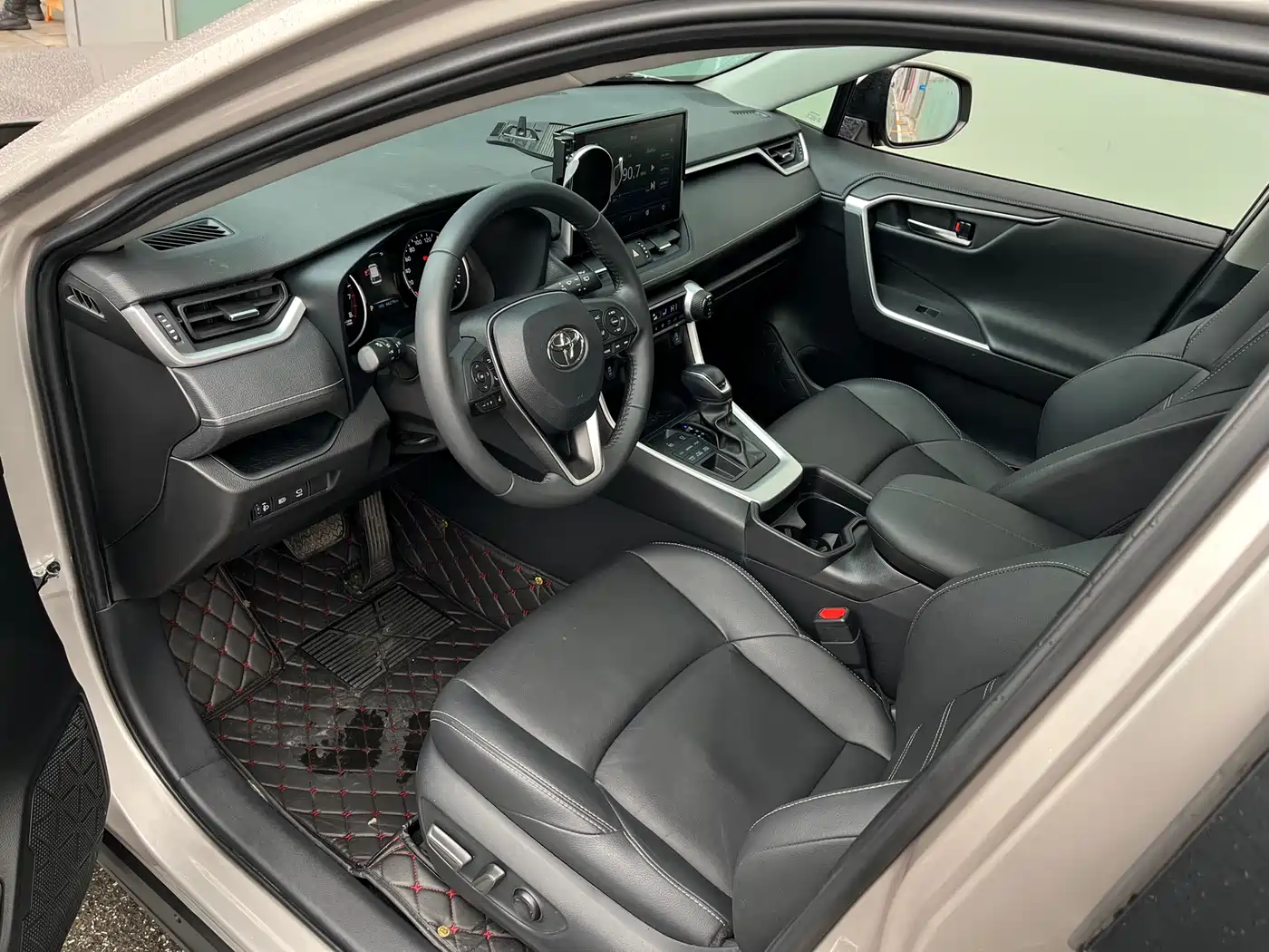 Toyota Wildlander 2022 2.0L CVT AWD Luxury PLUS Edition фото 13