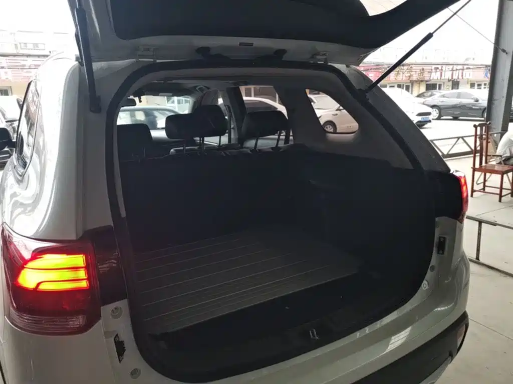 Mitsubishi Outlander 2018 2.0L 2WD Glory Edition 5-seater фото 19