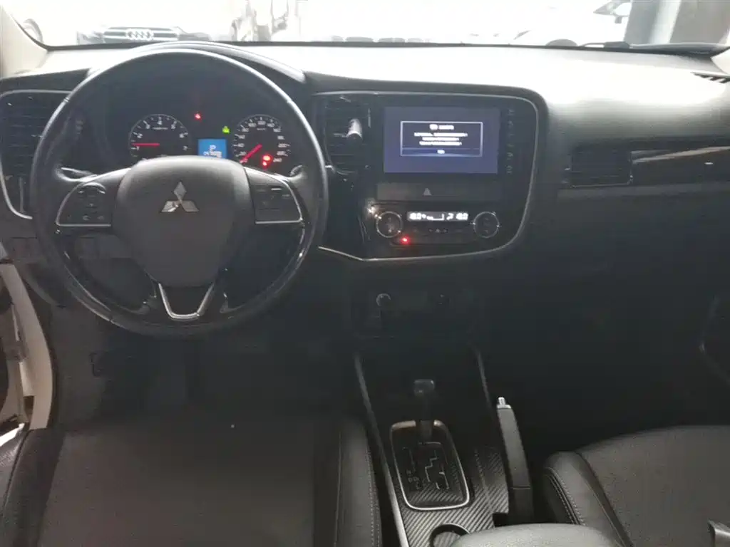 Mitsubishi Outlander 2018 2.0L 2WD Glory Edition 5-seater фото 10