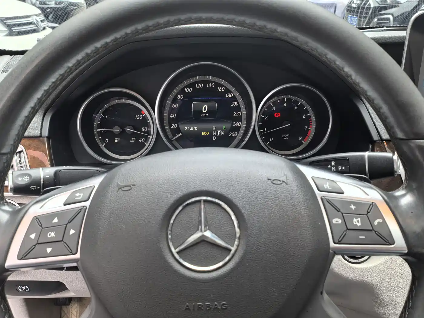 Mercedes-Benz E-Class 2015 E 200 L фото 3