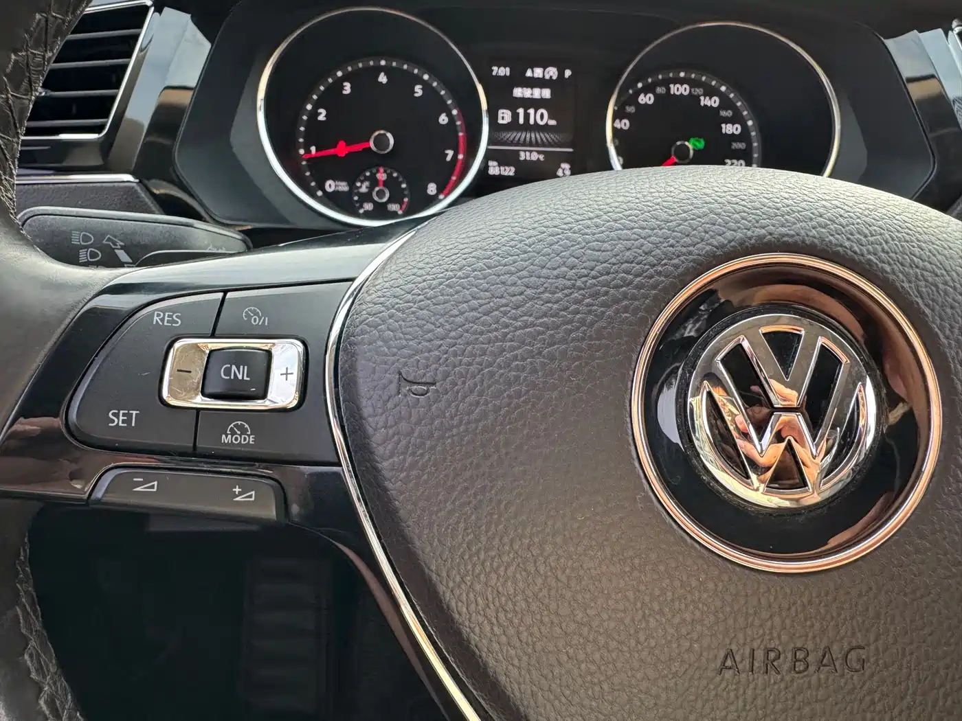 صورة 15 - Volkswagen Tiguan L