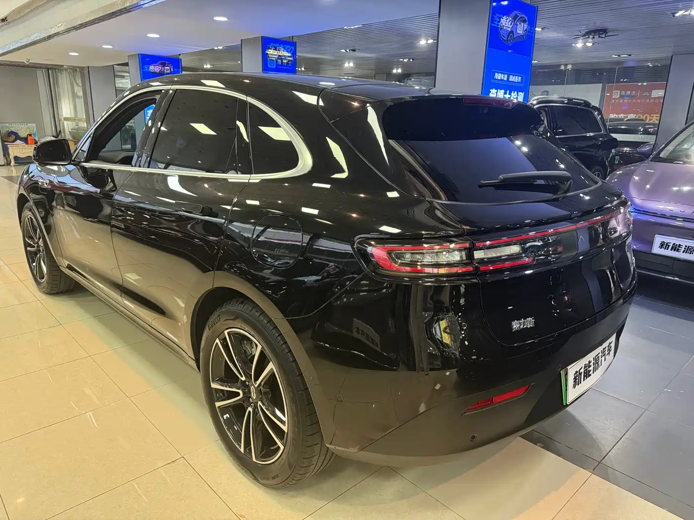 AITO Wenjie AITO M5 2024 Extended Range Max RWD Advanced Smart Driving Edition фото 8