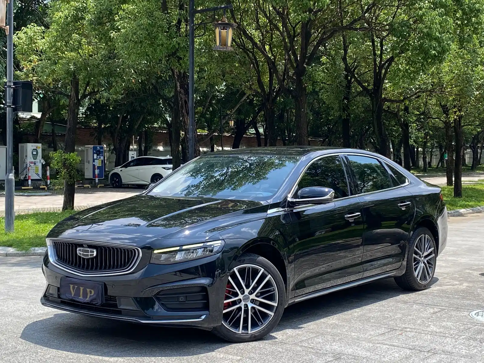 Фото 1 - Geely Preface