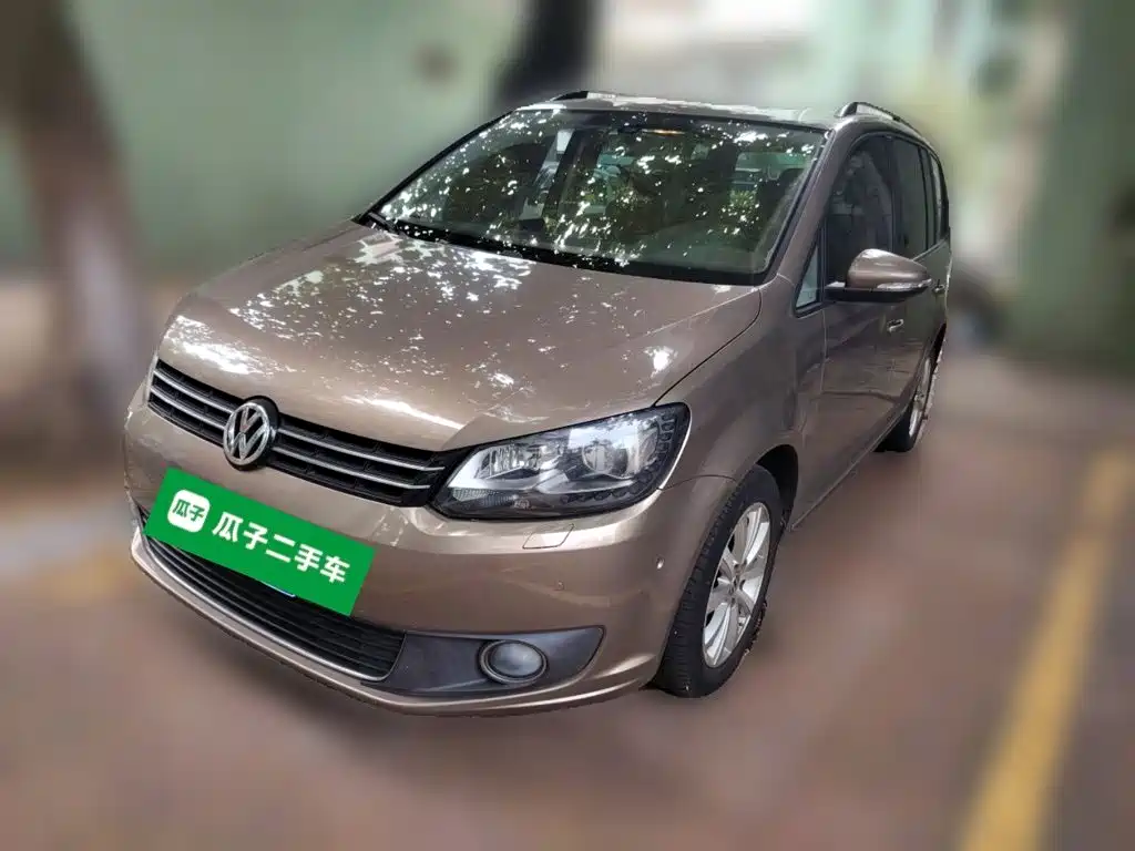 Photo 1 - Volkswagen Touran